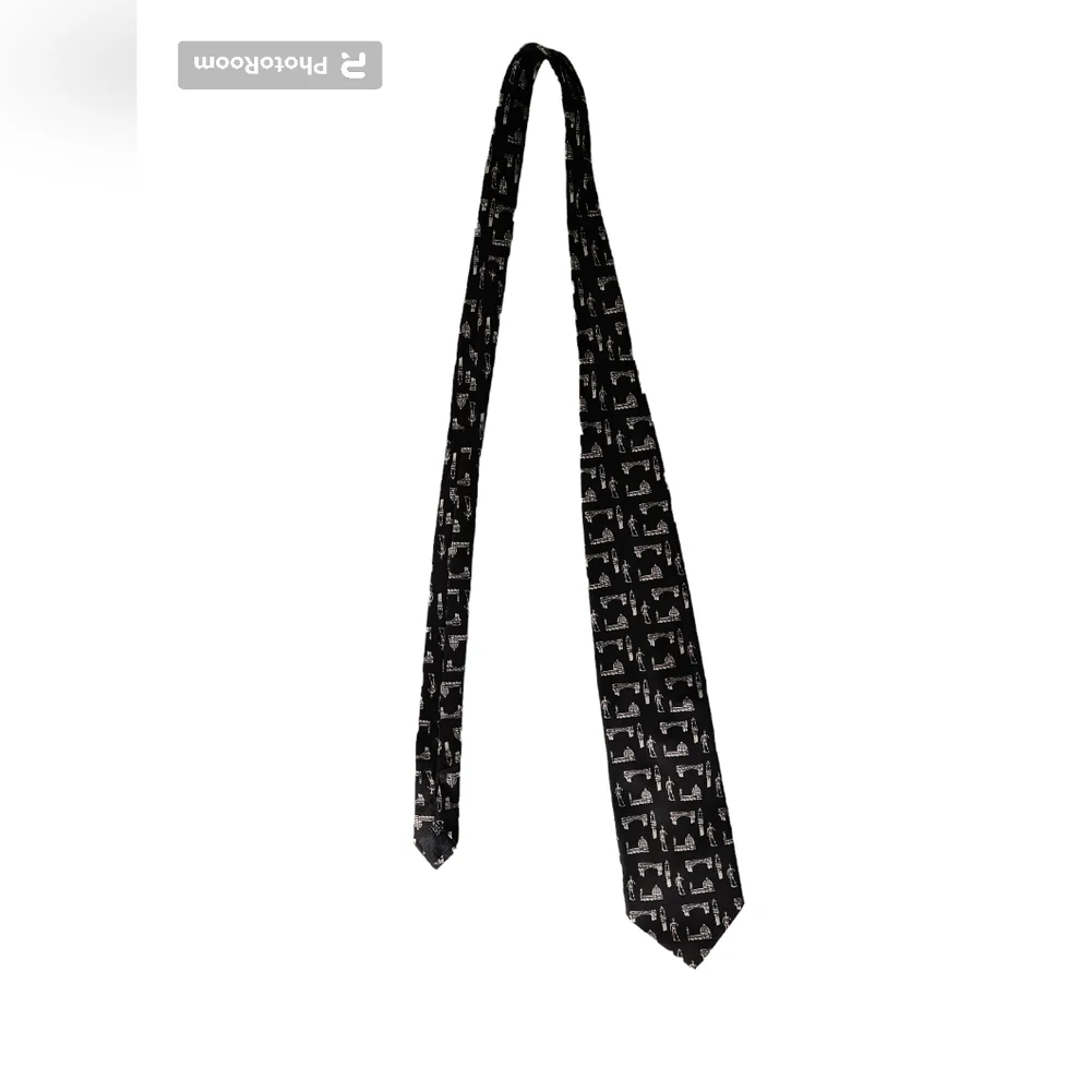 Italian Silk Black & White Firenze Landmarks Tie - Picture 3 of 8
